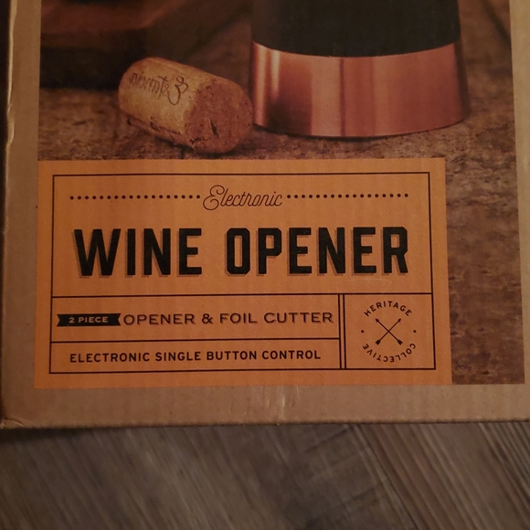 Refinery & Co Electronic wine opener - Picture 2 of 4